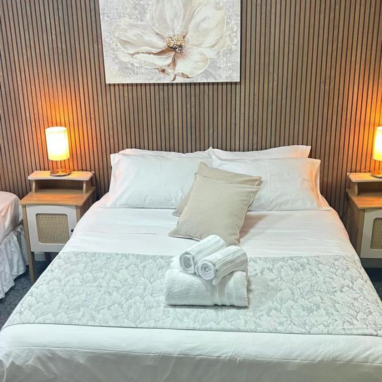 Hostal Like Home - Family Room with Private Bathroom - 25