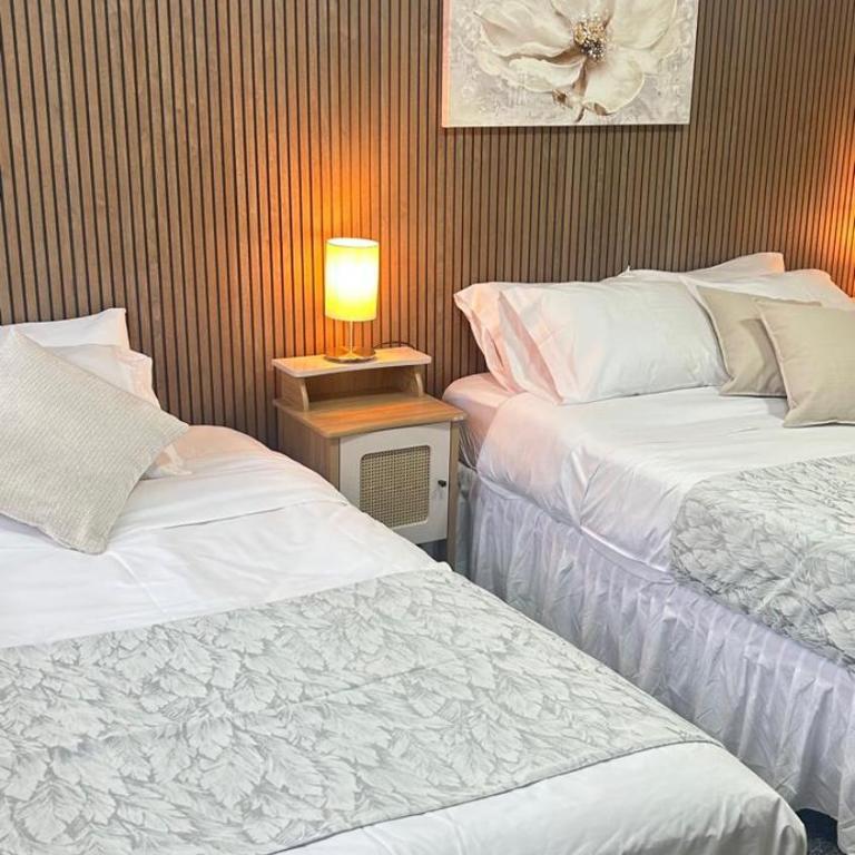Hostal Like Home - Family Room with Private Bathroom - 24