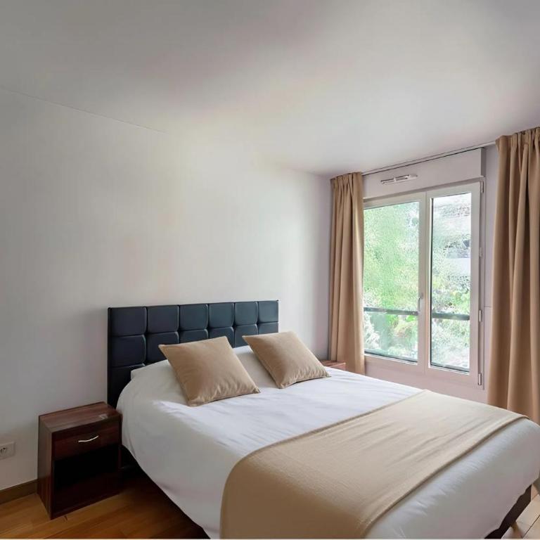Eiffel Tower - Spacious 4BR - Sleeps 8 - Appartement 4 Chambres avec Balcon - 11
