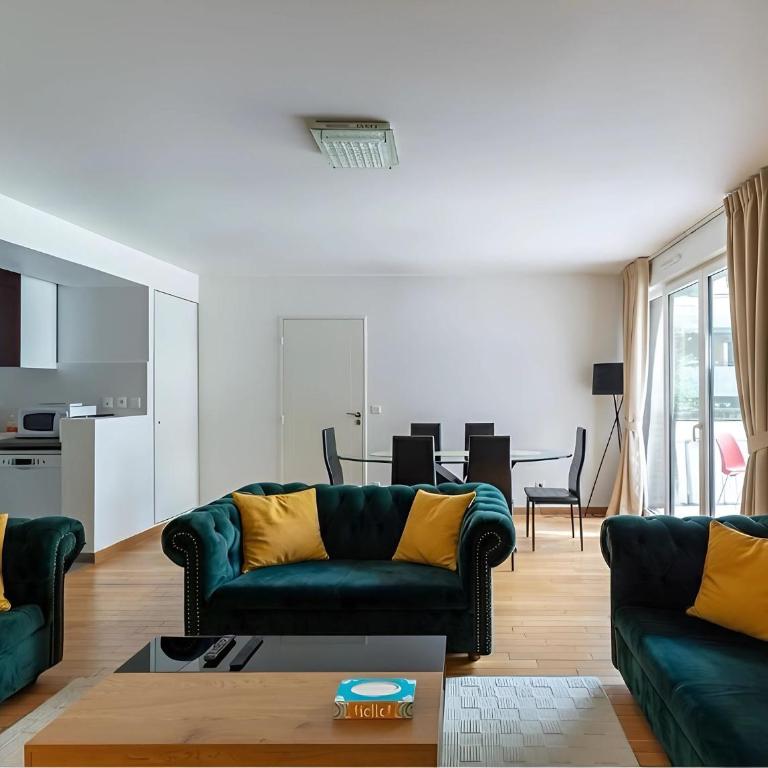 Eiffel Tower - Spacious 4BR - Sleeps 8 - Appartement 4 Chambres avec Balcon - 6