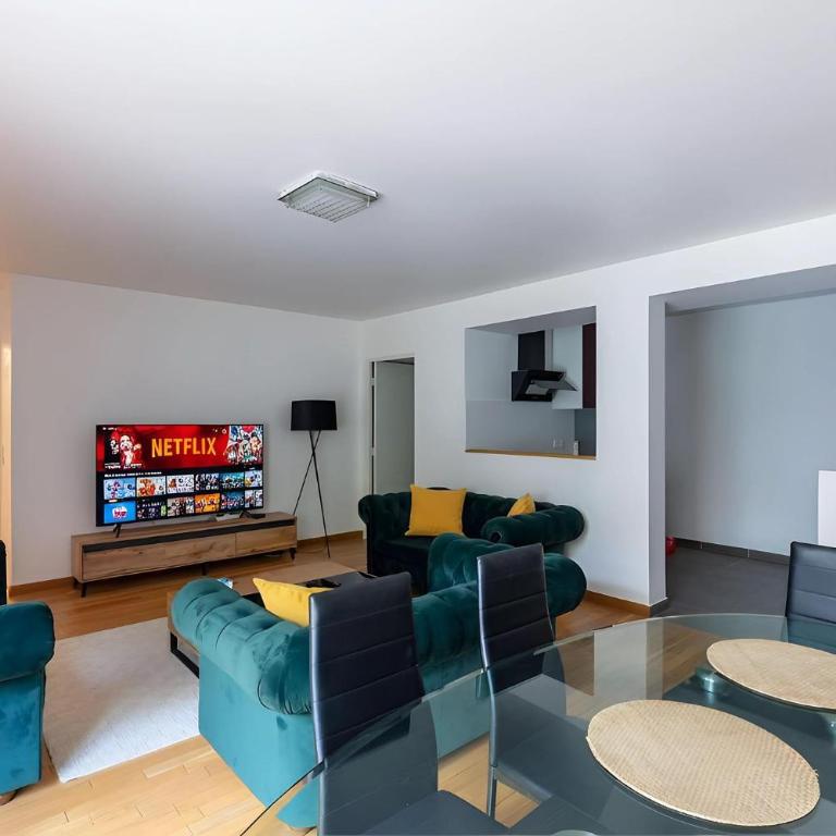 Eiffel Tower - Spacious 4BR - Sleeps 8 - Appartement 4 Chambres avec Balcon - 7