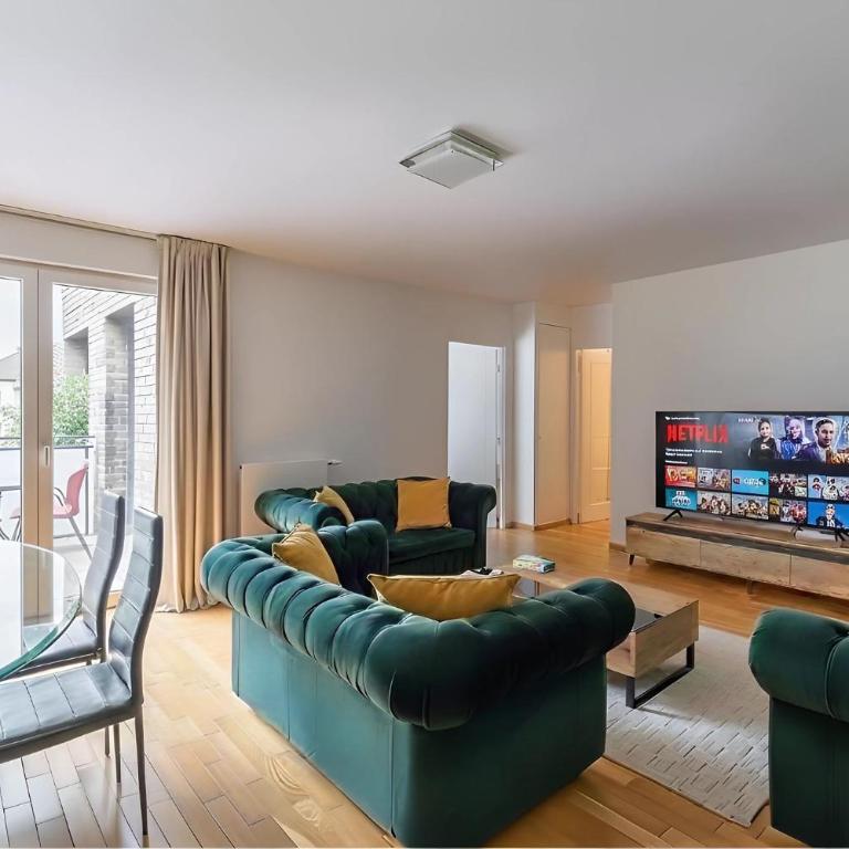 Eiffel Tower - Spacious 4BR - Sleeps 8 - Appartement 4 Chambres avec Balcon - 1