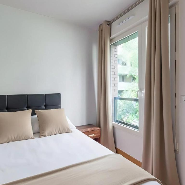 Eiffel Tower - Spacious 4BR - Sleeps 8 - Appartement 4 Chambres avec Balcon - 13