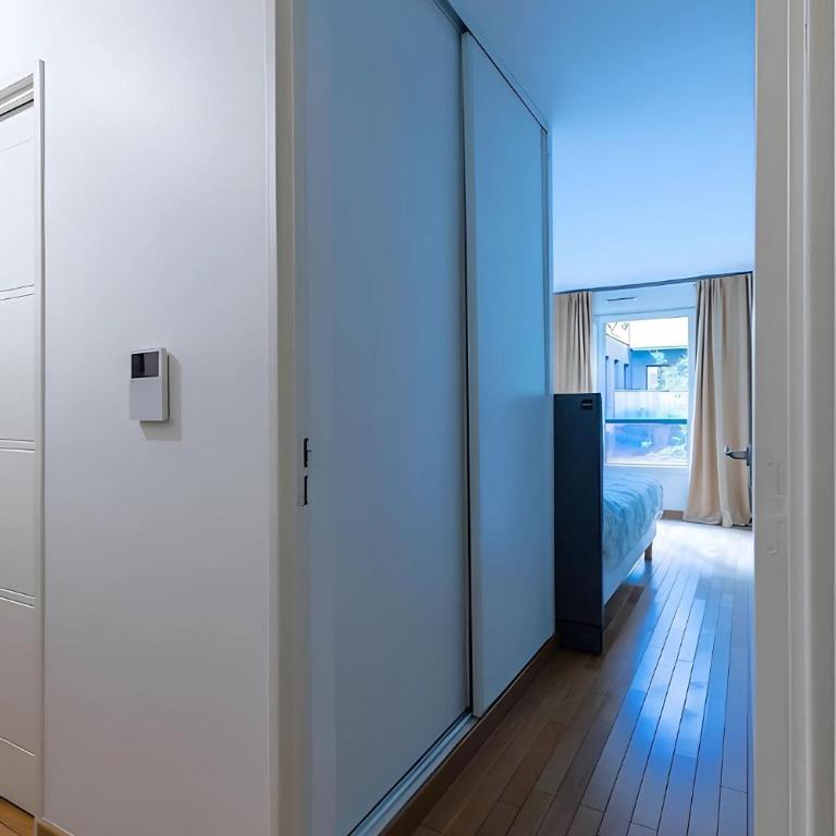 Eiffel Tower - Spacious 4BR - Sleeps 8 - Appartement 4 Chambres avec Balcon - 20