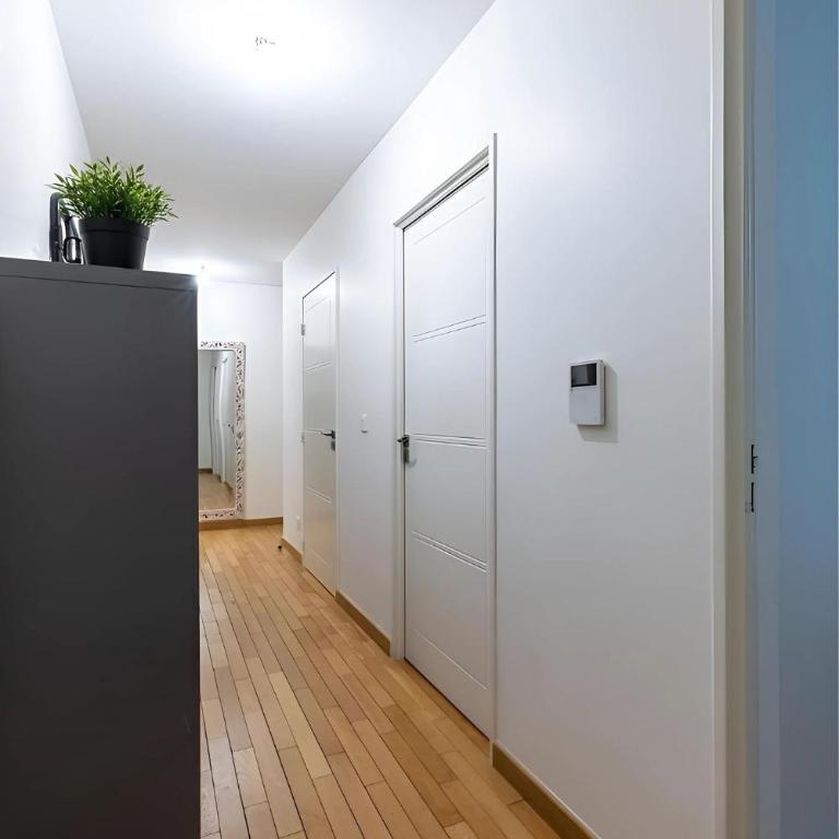Eiffel Tower - Spacious 4BR - Sleeps 8 - Appartement 4 Chambres avec Balcon - 21