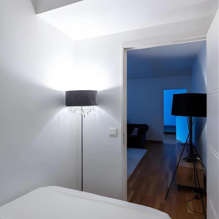 Eiffel Tower - Spacious 4BR - Sleeps 8 - Appartement 4 Chambres avec Balcon - 30