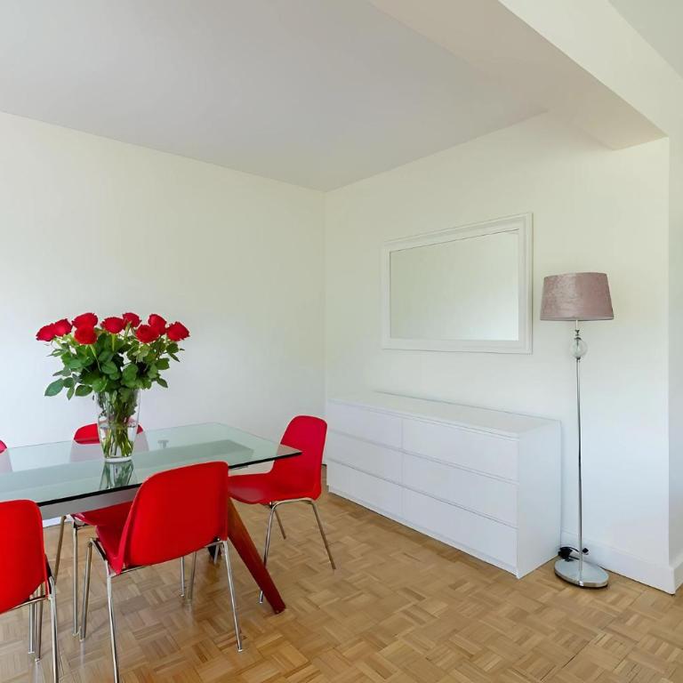 Eiffel View - Spacious 3BR - Sleeps 9 - Terrace - Appartement 3 Chambres Supérieur - 6