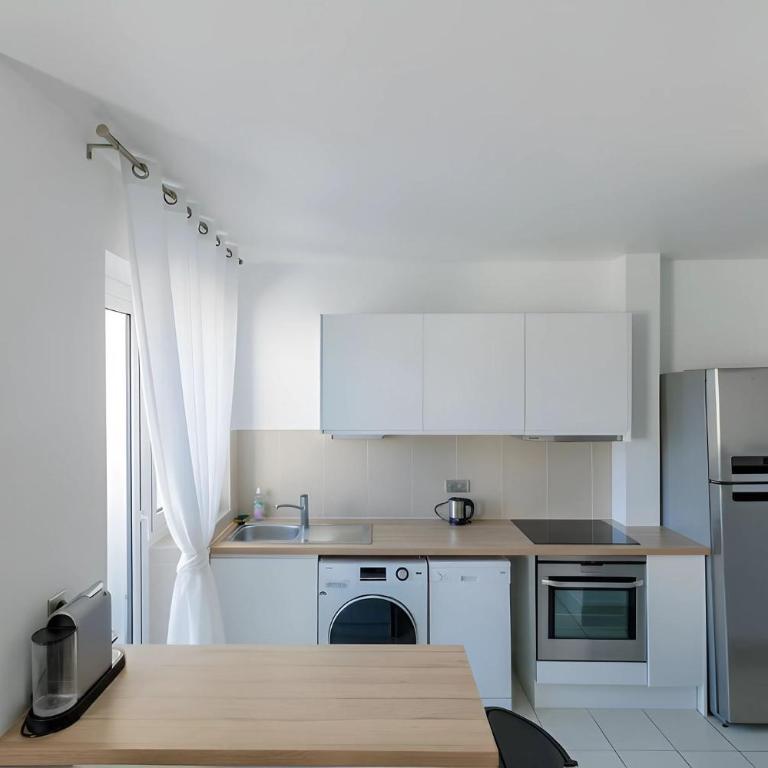 Eiffel View - Spacious 3BR - Sleeps 9 - Terrace - Appartement 3 Chambres Supérieur - 35