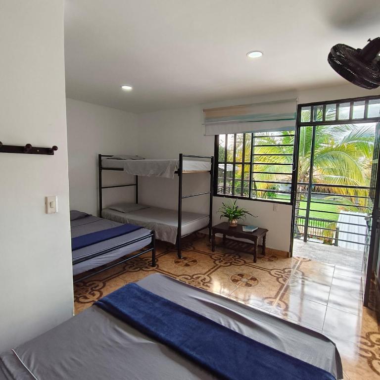 Finca Santa Clara, Rivera-Huila - Habitación Familiar con balcón - 2