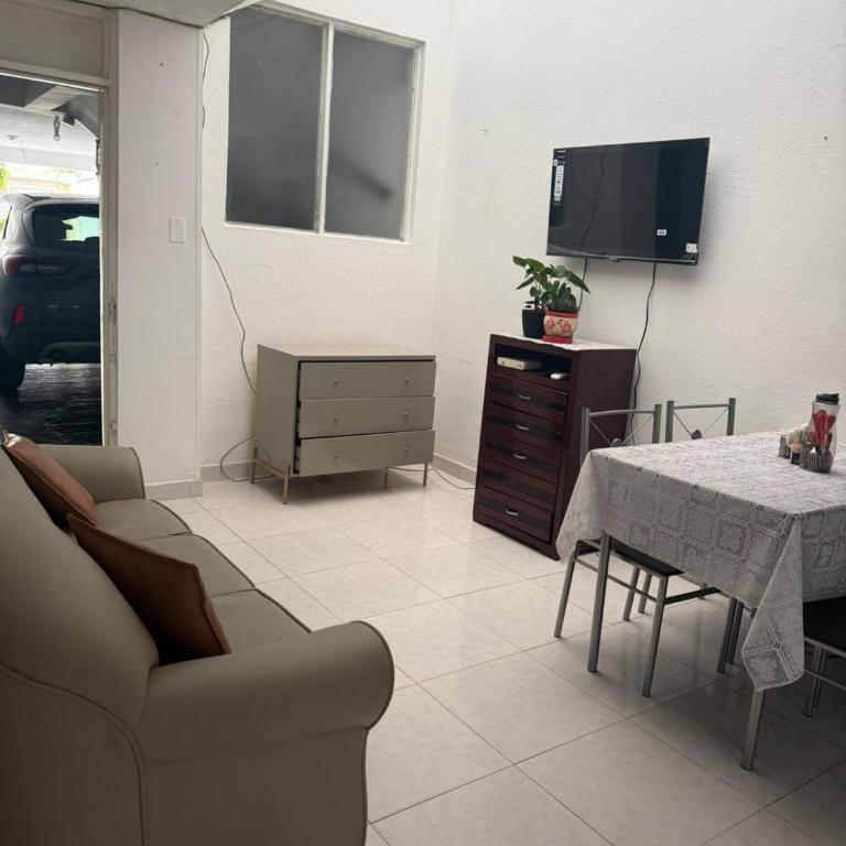 Acogedor Apartamento Pequeño e Independiente - Apartamento - 1