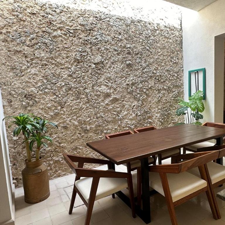 Stylish Escape in Mérida Centro, Vibrant Nightlife Nearby - Two-Bedroom House - 2