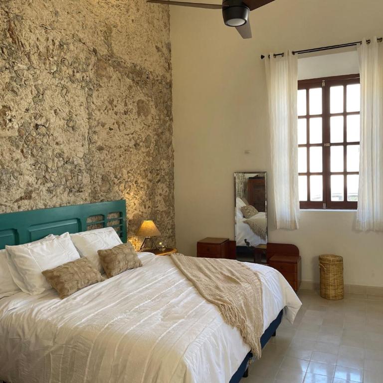 Stylish Escape in Mérida Centro, Vibrant Nightlife Nearby - Two-Bedroom House - 5