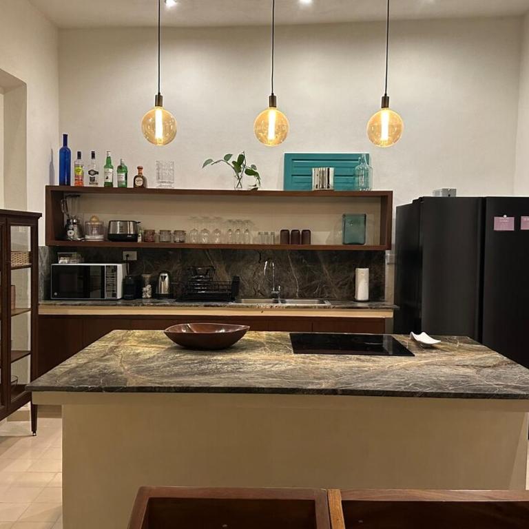 Stylish Escape in Mérida Centro, Vibrant Nightlife Nearby - Two-Bedroom House - 6
