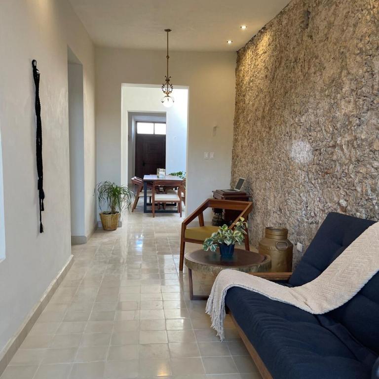 Stylish Escape in Mérida Centro, Vibrant Nightlife Nearby - Two-Bedroom House - 7