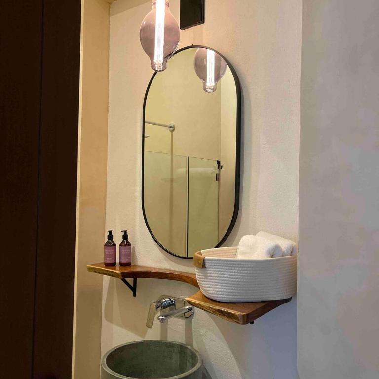 Stylish Escape in Mérida Centro, Vibrant Nightlife Nearby - Two-Bedroom House - 16