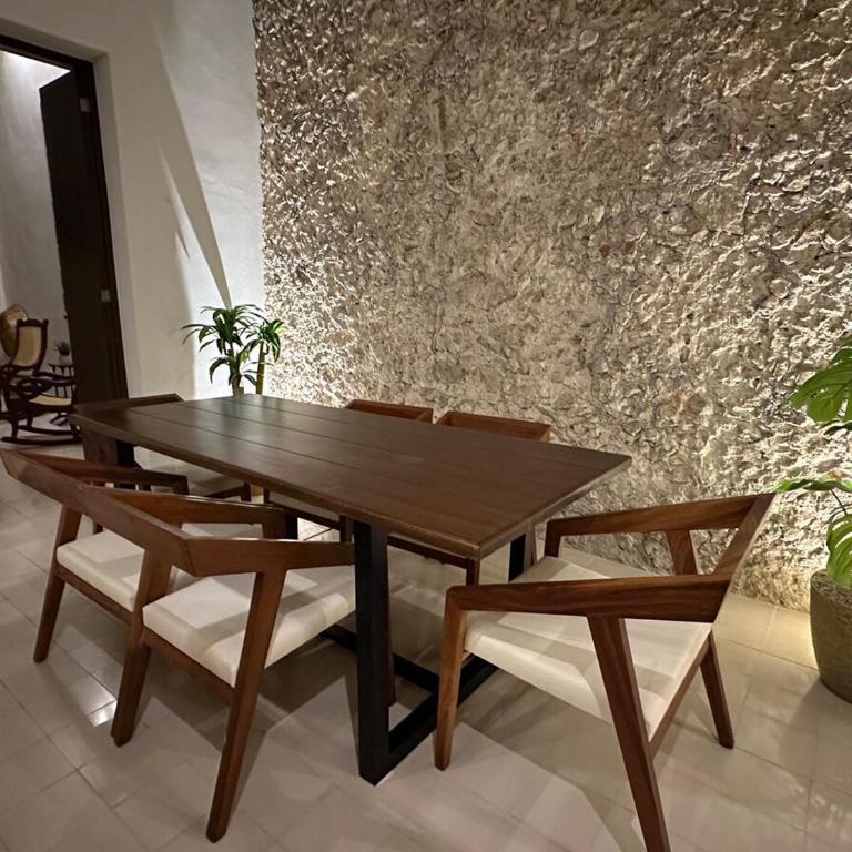 Stylish Escape in Mérida Centro, Vibrant Nightlife Nearby - Two-Bedroom House - 31