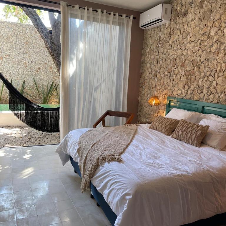 Stylish Escape in Mérida Centro, Vibrant Nightlife Nearby - Two-Bedroom House - 37