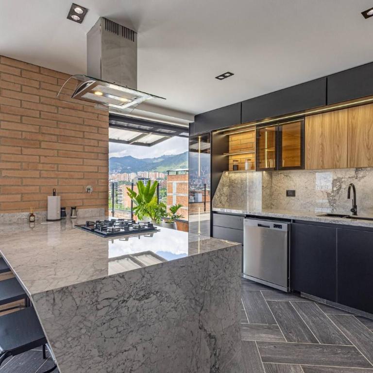 Grandioso Penthouse con vista Panoramica y Jacuzzi - Apartamento - 25