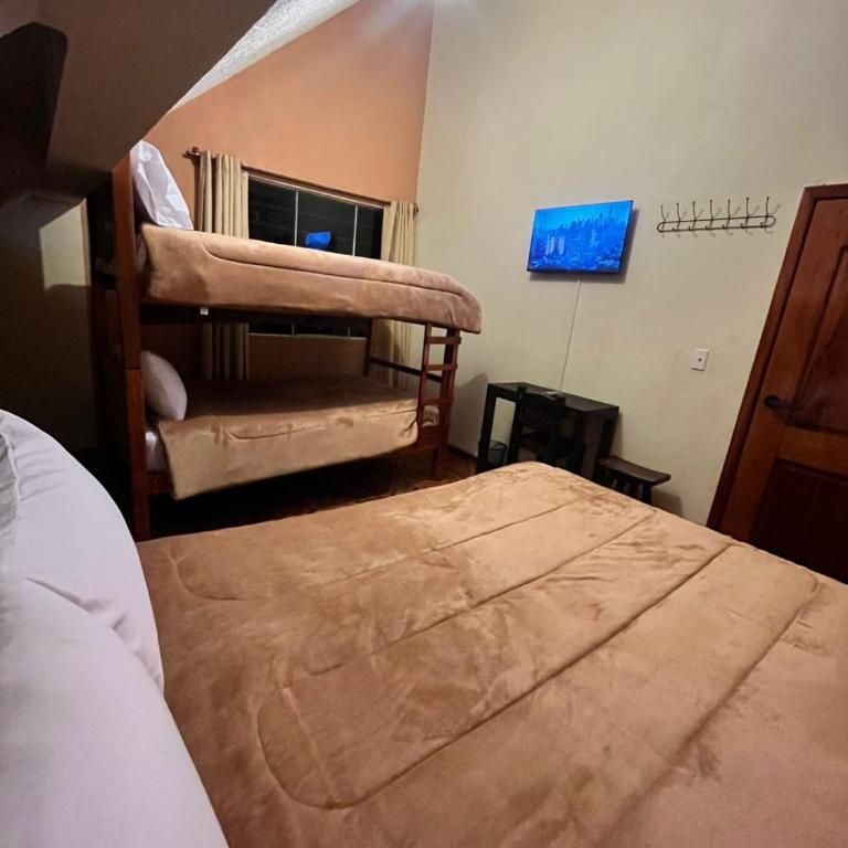 Granja Doña Carmelita - Family Room with Shared Bathroom - 6