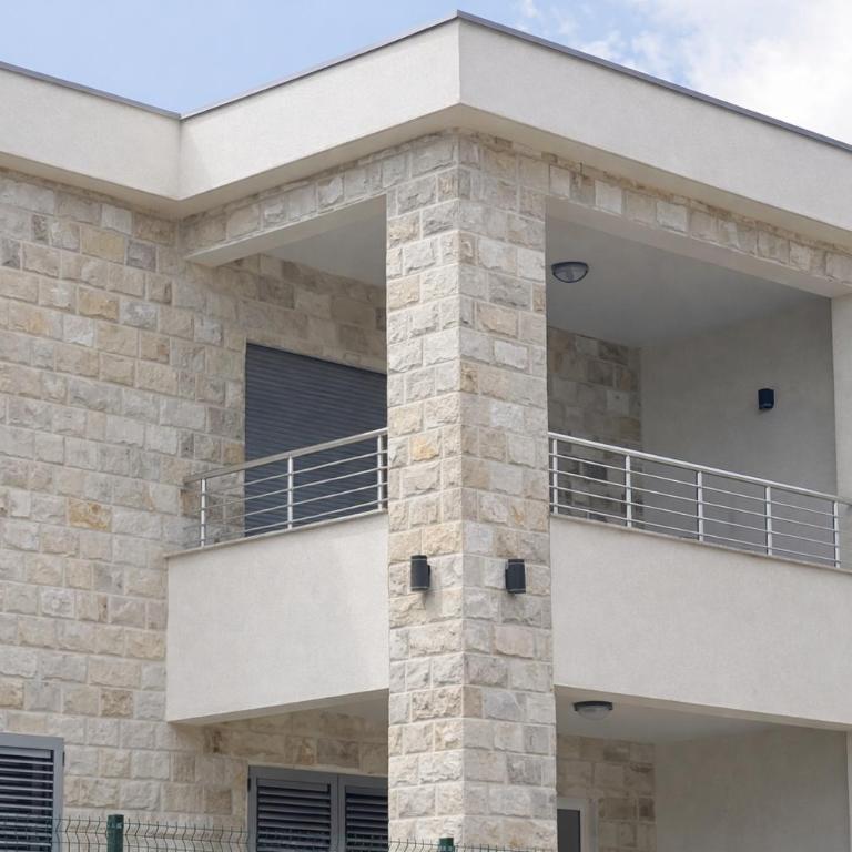 Wendy - One-Bedroom Apartment with Terrace - 1