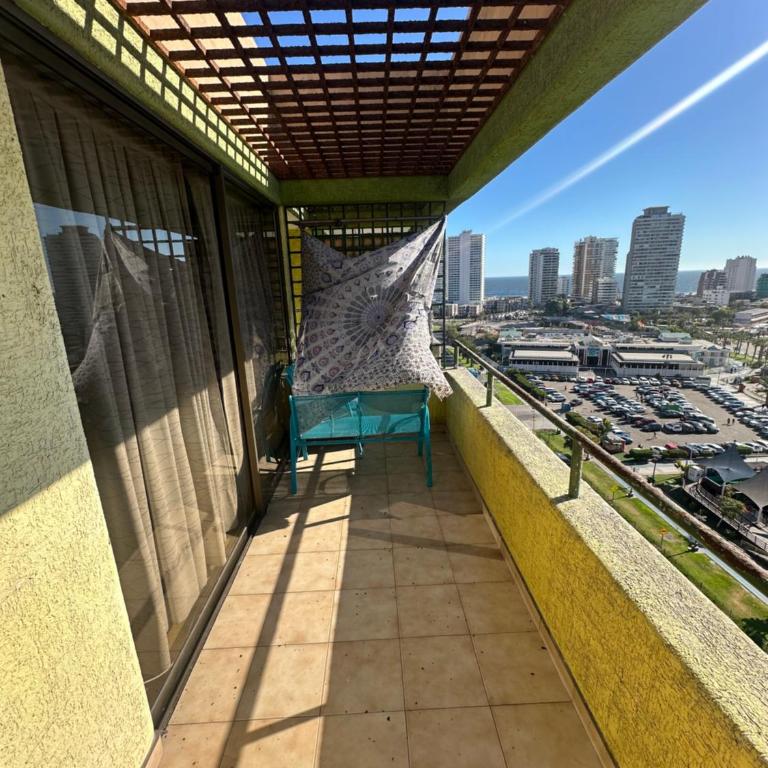 Departamento Frente al Mar Playa Cavancha con Jacuzzi - Three-Bedroom Apartment - 8