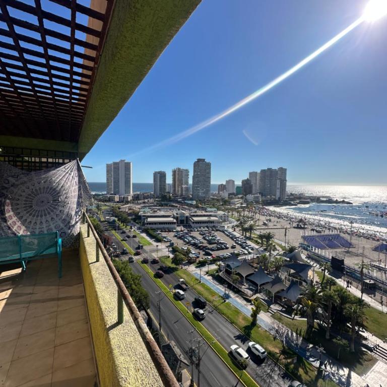 Departamento Frente al Mar Playa Cavancha con Jacuzzi - Three-Bedroom Apartment - 11