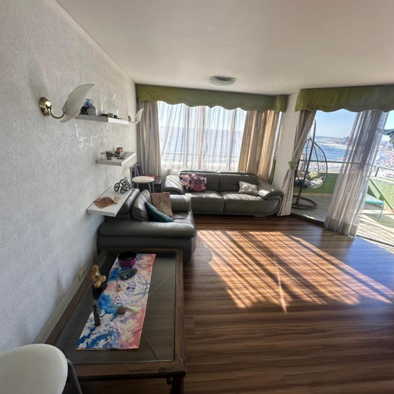 Departamento Frente al Mar Playa Cavancha con Jacuzzi - Three-Bedroom Apartment - 12