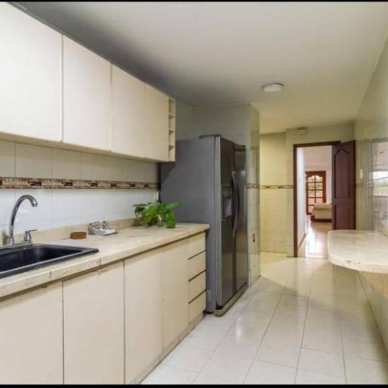Cynthia Rooms Kawica Bocagrande Beach Cartagena - Three-Bedroom Premium Apartment with Balcony - 7