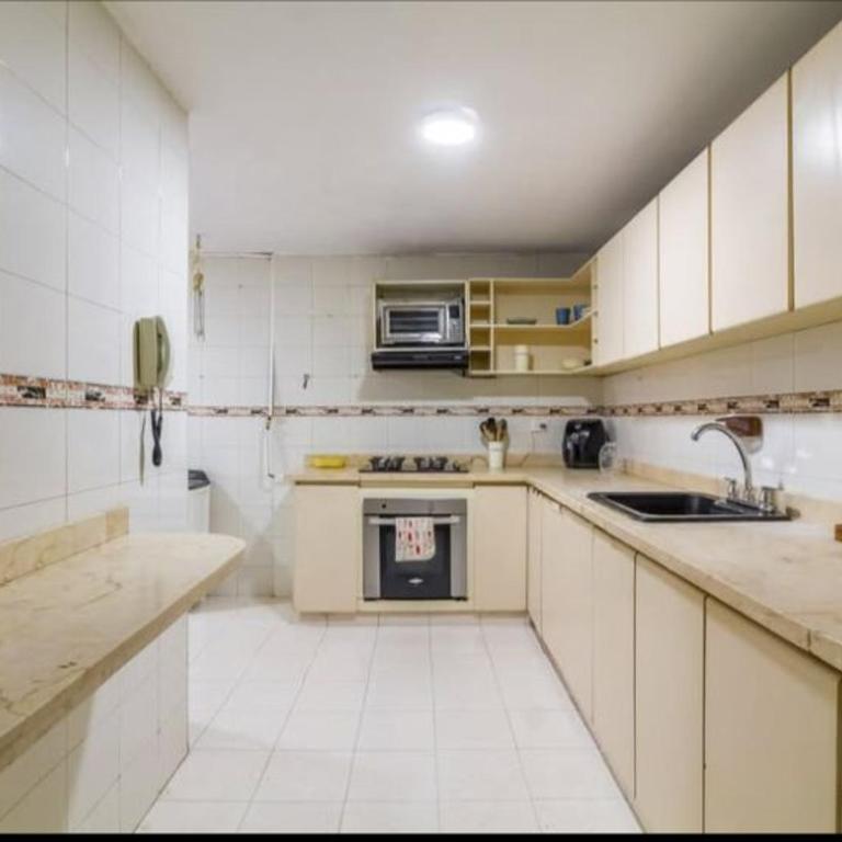 Cynthia Rooms Kawica Bocagrande Beach Cartagena - Three-Bedroom Premium Apartment with Balcony - 8