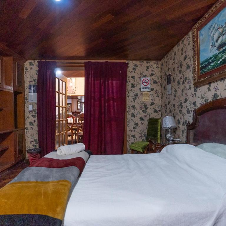 Chapalita Grand House - Eight-Bedroom House - 45
