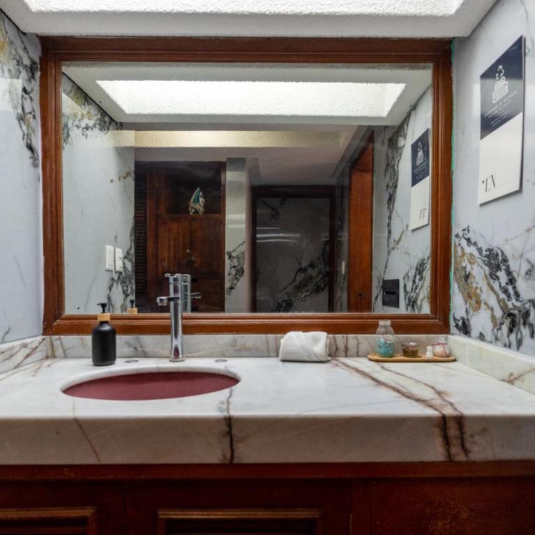 Chapalita Grand House - Eight-Bedroom House - 53