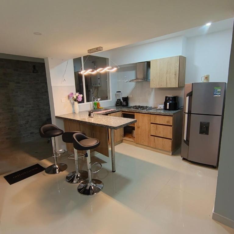 Casa 3 dormitorios, 4 camas, 1 baño - Casa con 1 dormitorio - 2