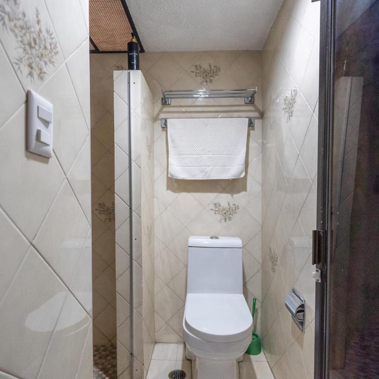 Chapalita Grand House - Eight-Bedroom House - 61