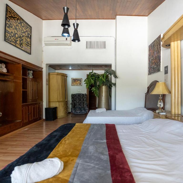 Chapalita Grand House - Eight-Bedroom House - 69