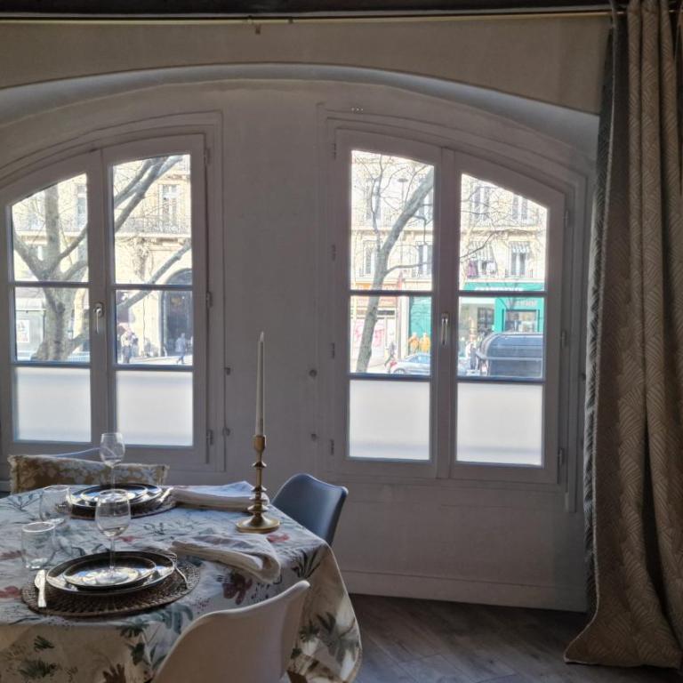 Gare Montoparnasse ,awesome, 76 m2 2 bedroom,,center of st Germain ,5 mins Eiffel tour and Louvre meusm ,2 mins latin dustrict and Cathedral of Notre of Paris - Appartement 1 Chambre - 42
