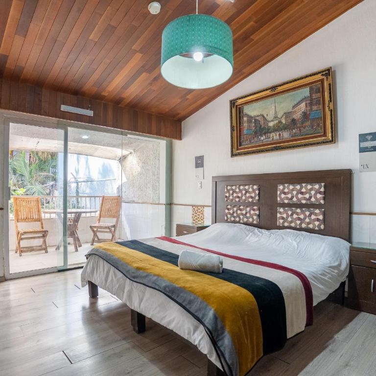 Chapalita Grand House - Eight-Bedroom House - 93