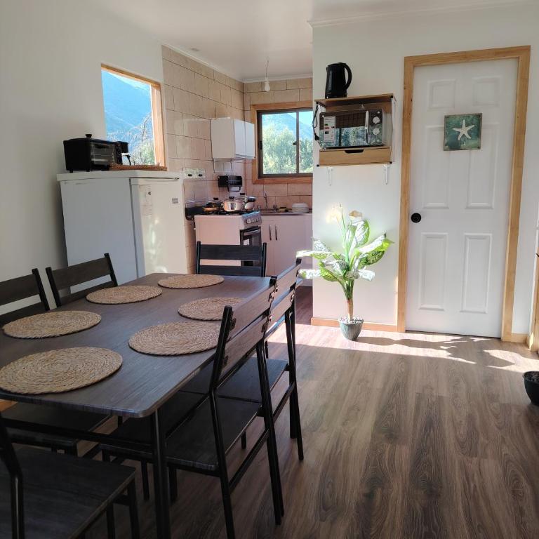 Cabañas Moai - Two-Bedroom House - 10
