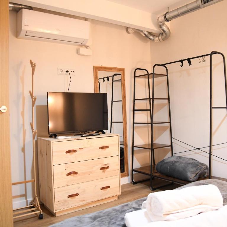calle Gandía G1 - Three-Bedroom Apartment - 4