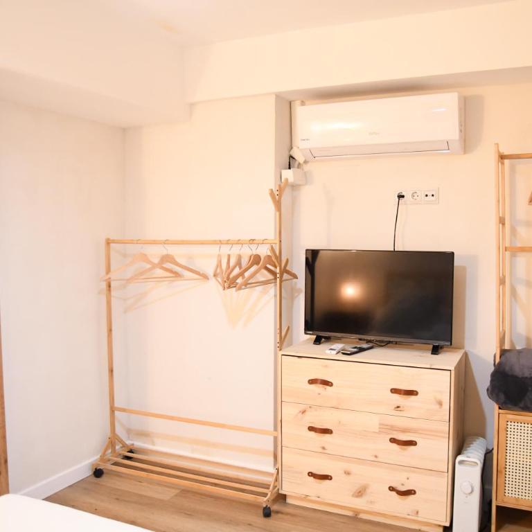 calle Gandía G1 - Three-Bedroom Apartment - 6