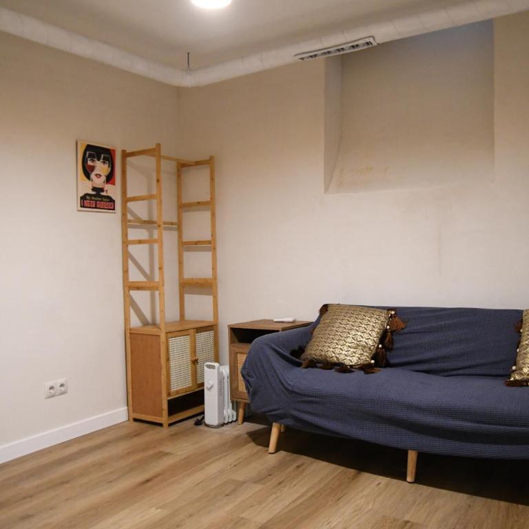calle Gandía G1 - Three-Bedroom Apartment - 9