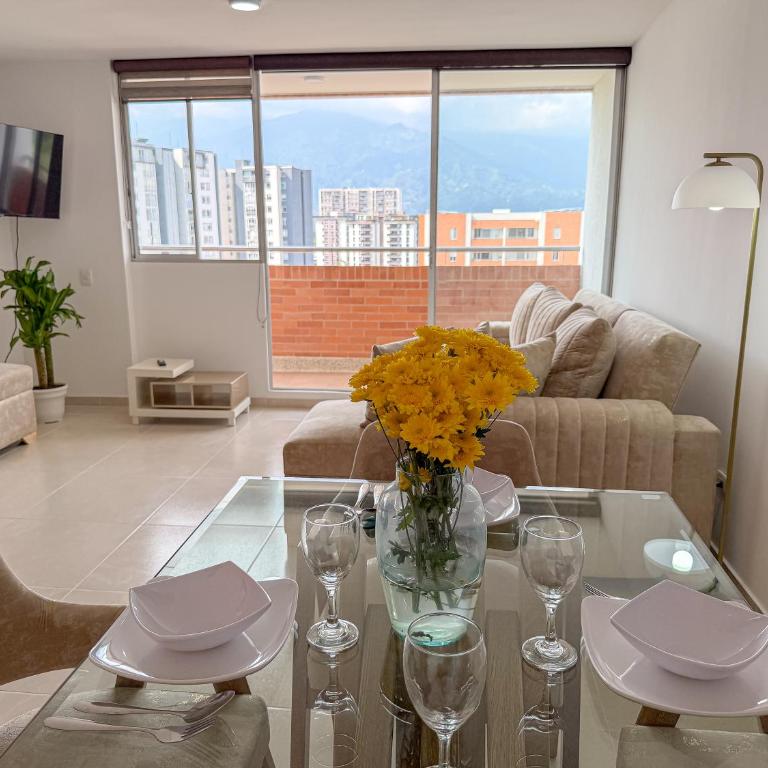 Modern Aparment 3BR Family on the Heart of Ibague - Three-Bedroom Apartment - 2