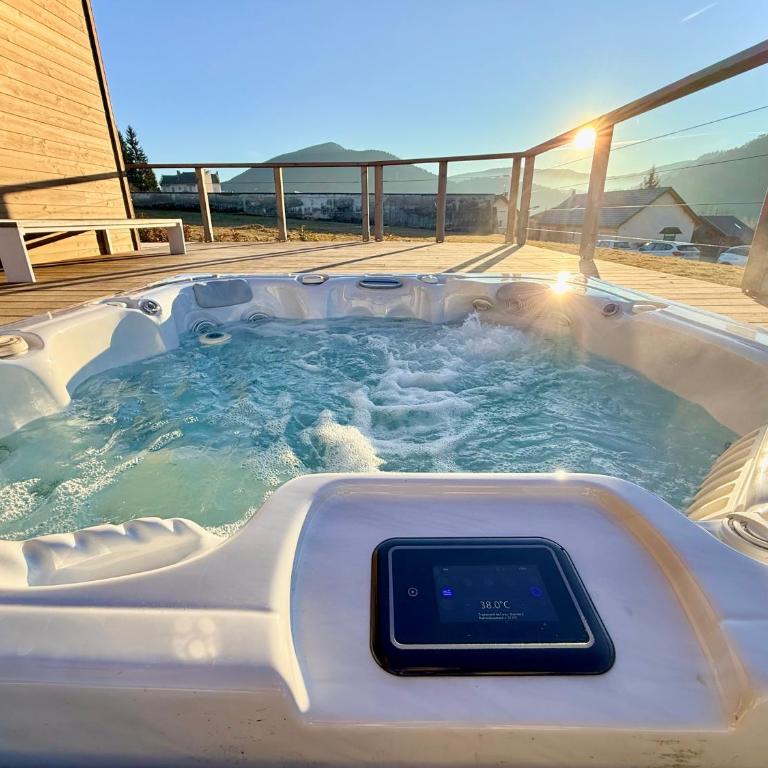 Chalet vue montagne, jacuzzi, au cœur du village - Chalet - 3