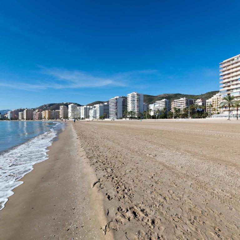 Apartamento Soleado a 2 min de Playa con 2 AC y Terraza - Apartamento de 2 dormitorios - 23