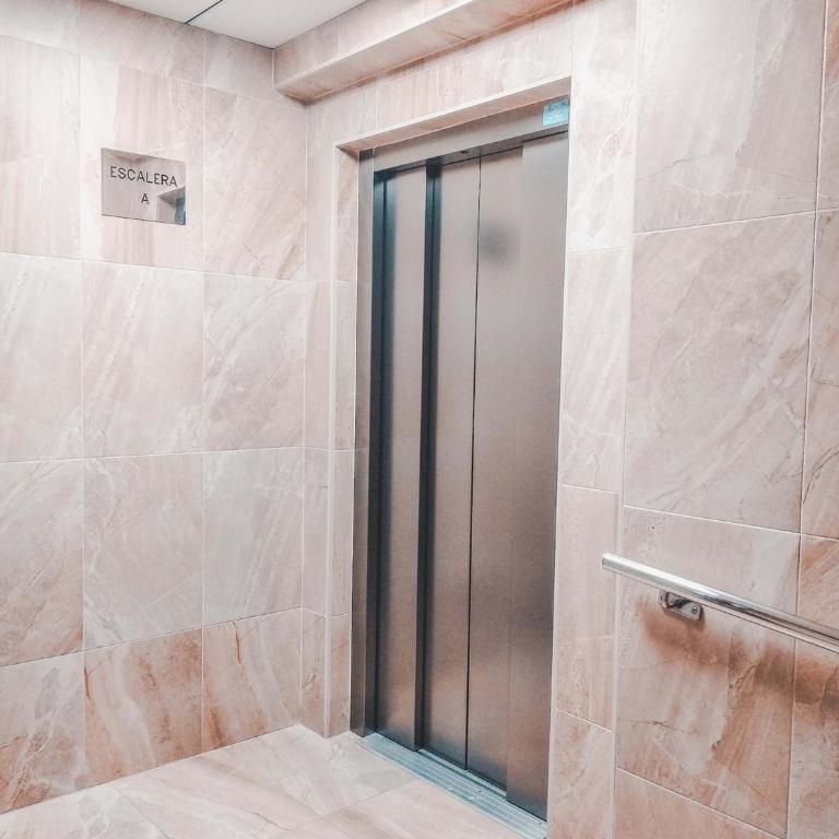 Apartamento Soleado a 2 min de Playa con 2 AC y Terraza - Apartamento de 2 dormitorios - 15