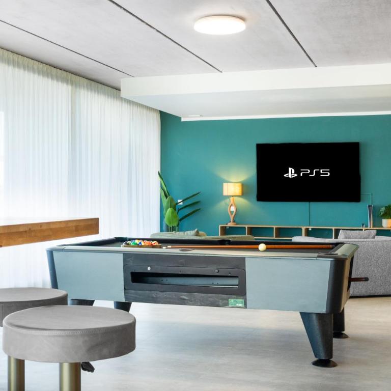Luxury Villa Lumina with Arcade & Pool Table, PS5 - Villa - 2