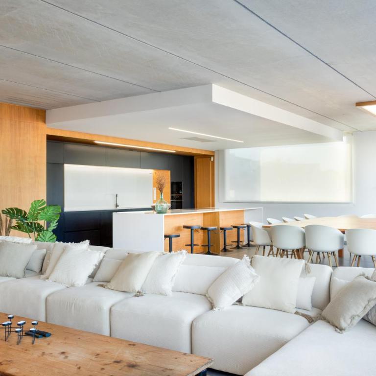 Luxury Villa Lumina with Arcade & Pool Table, PS5 - Villa - 3