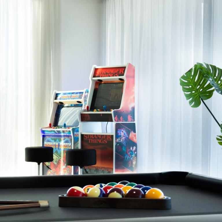 Luxury Villa Lumina with Arcade & Pool Table, PS5 - Villa - 4