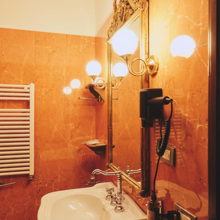 Hotel I Portici - Camera Deluxe - 16
