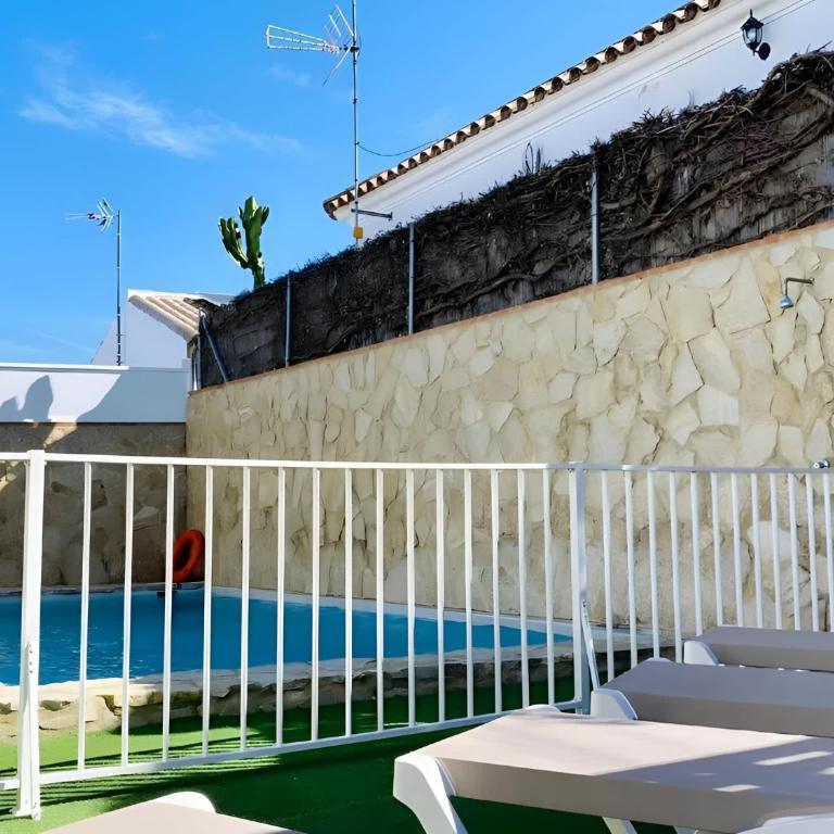 Amplio Chalet con Piscina privada Terraza y Barbacoa Cerca del pueblo - Casa - 3
