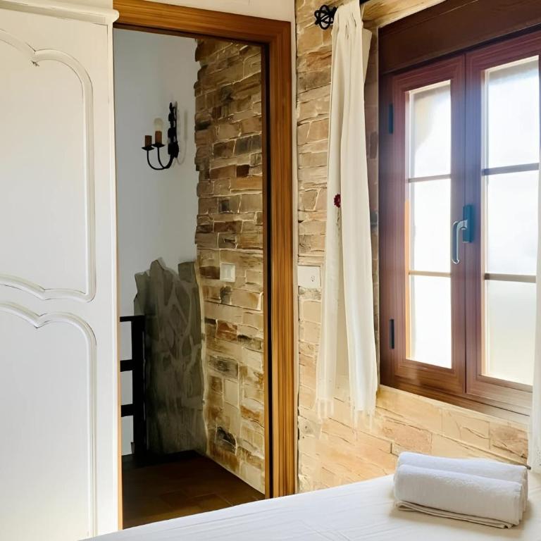 Amplio Chalet con Piscina privada Terraza y Barbacoa Cerca del pueblo - Casa - 11